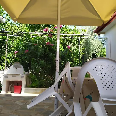 Asteria House בית נופש *